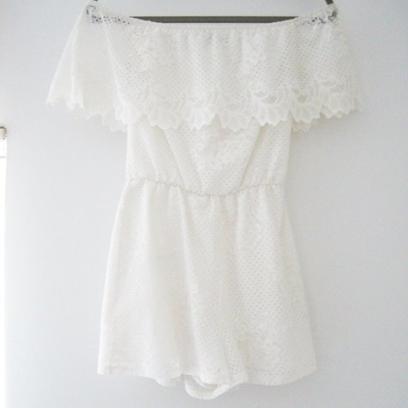 ASOS Lipsy London Off Shoulder Lace Romper US 2 - Picture 2 of 6